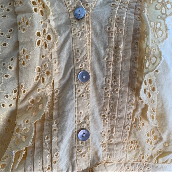 Lace embroidered sunny short sleeved top - Picture 2 of 3